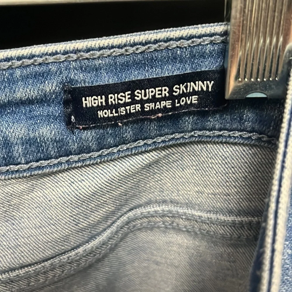 HOLLISTER- high rise super skinny distressed jeans